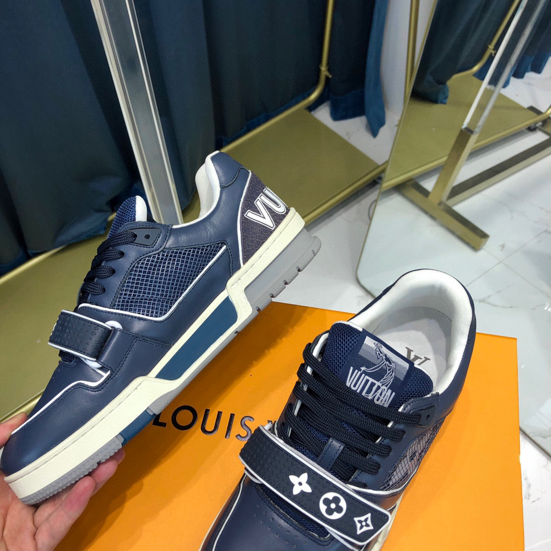 Louis Vuitton Trainer Sneaker - 