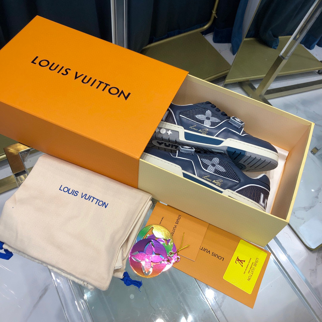 Louis Vuitton Trainer Sneaker - 