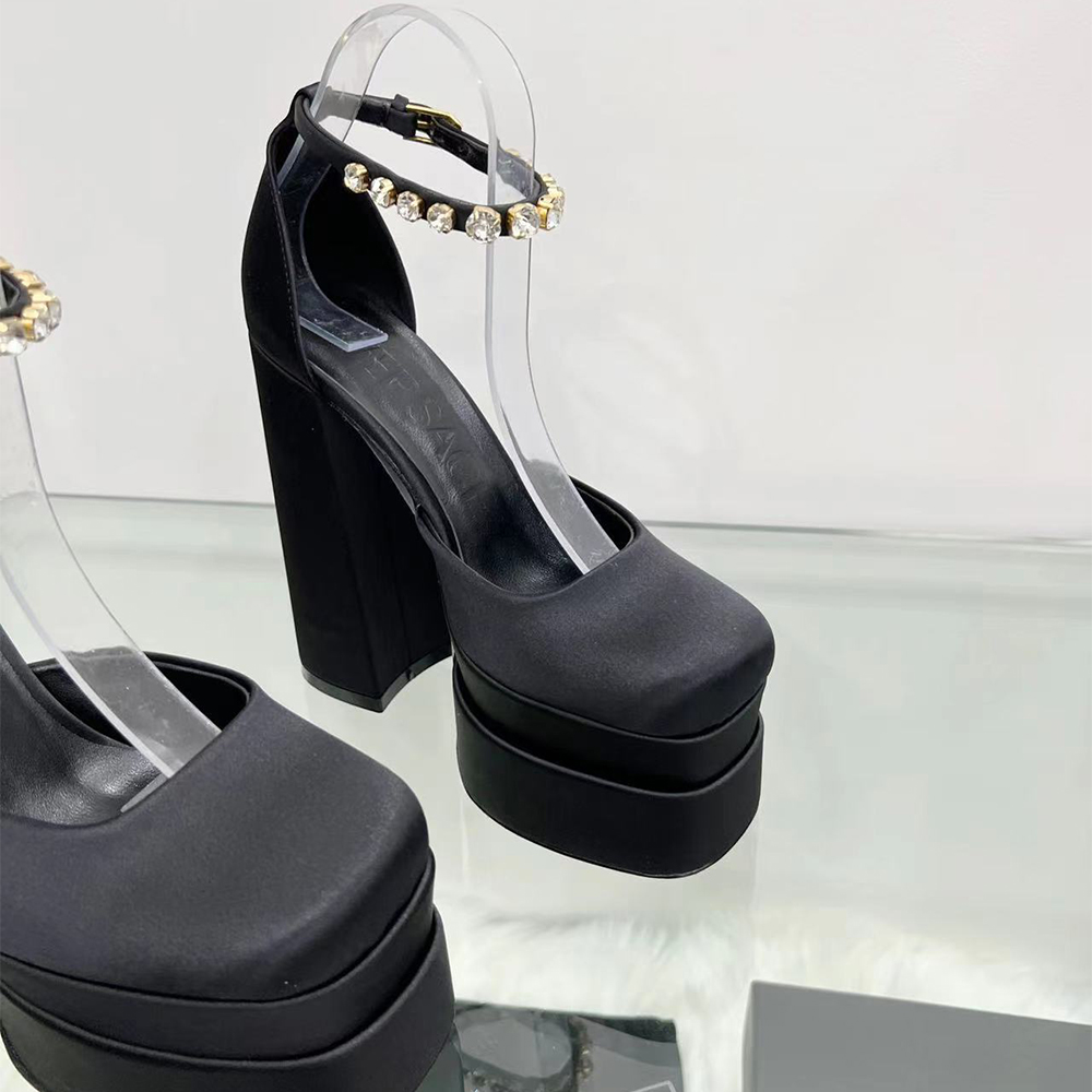 Versace Medusa Aevitas Platform Pumps - 