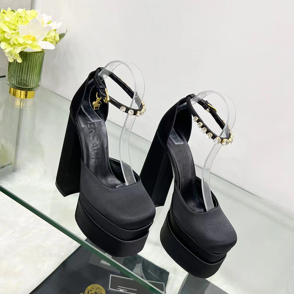 Versace Medusa Aevitas Platform Pumps - 