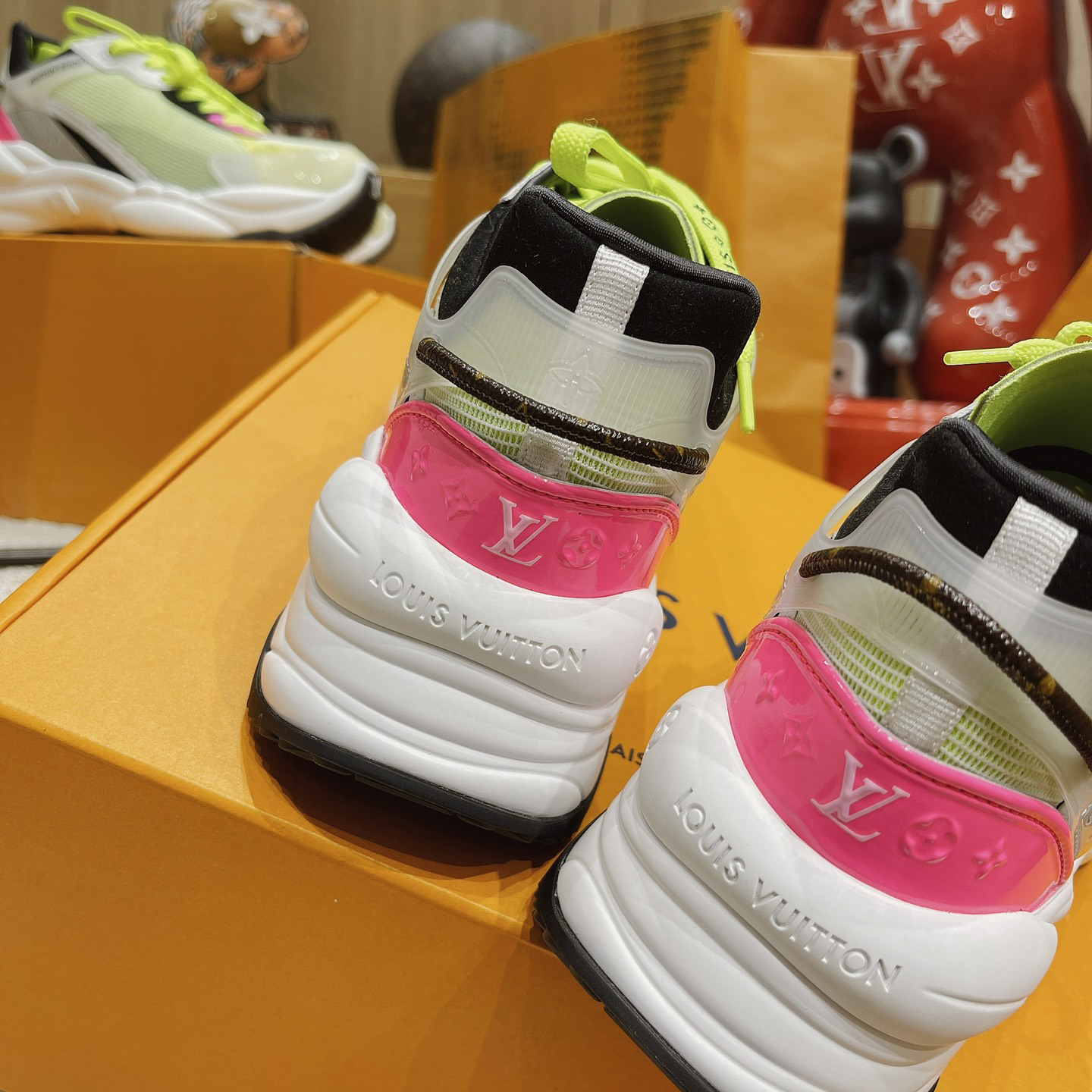 Louis Vuitton Run 55 Sneaker In Green - 