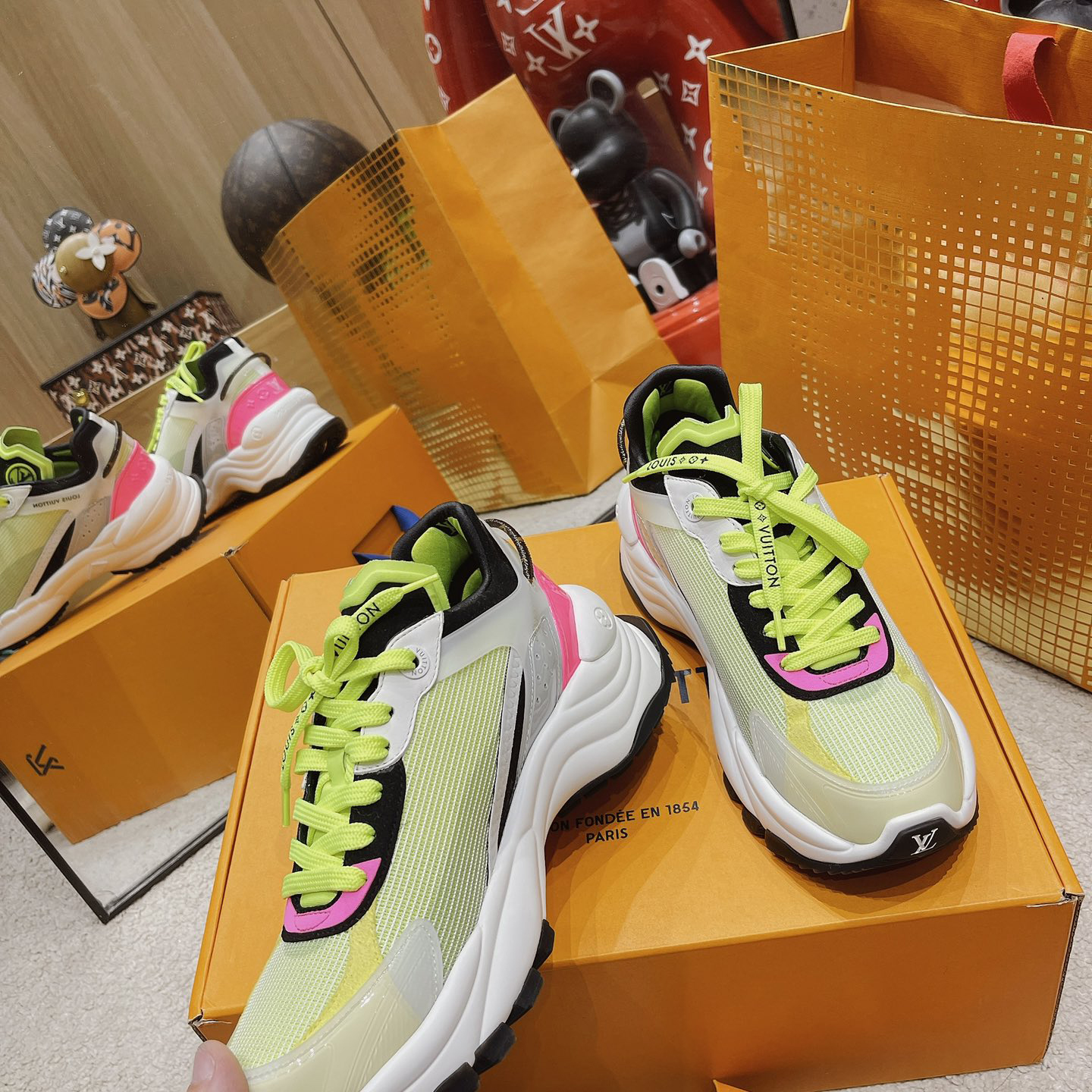 Louis Vuitton Run 55 Sneaker In Green - 