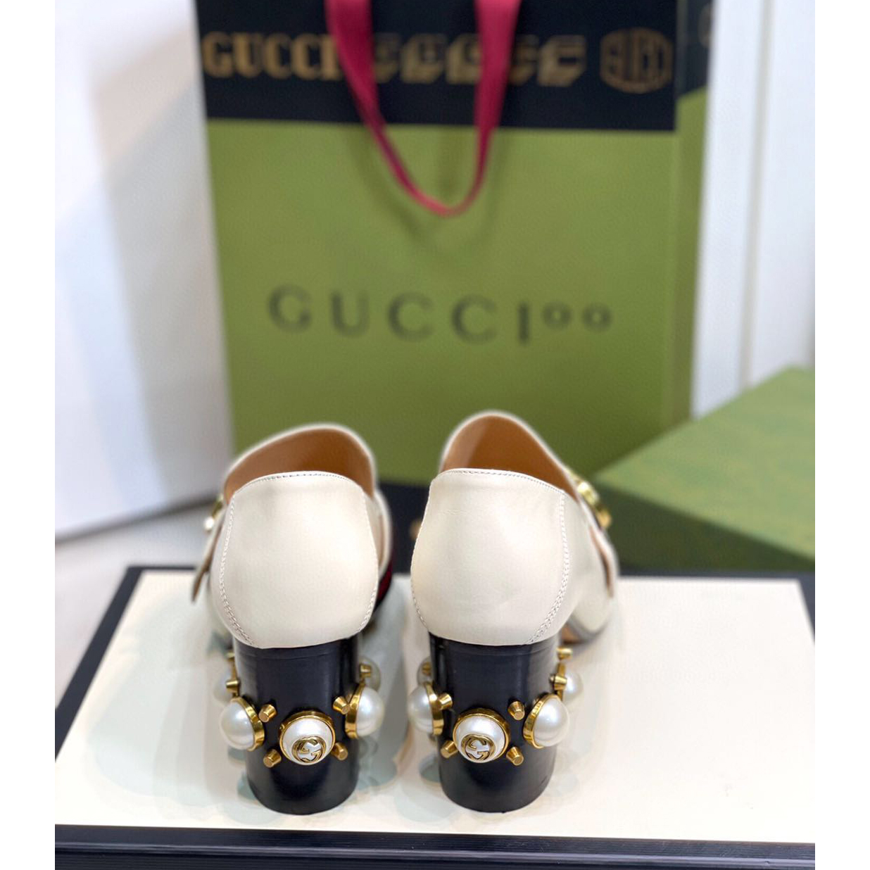 Gucci White Pearl Matchmake Pump - 