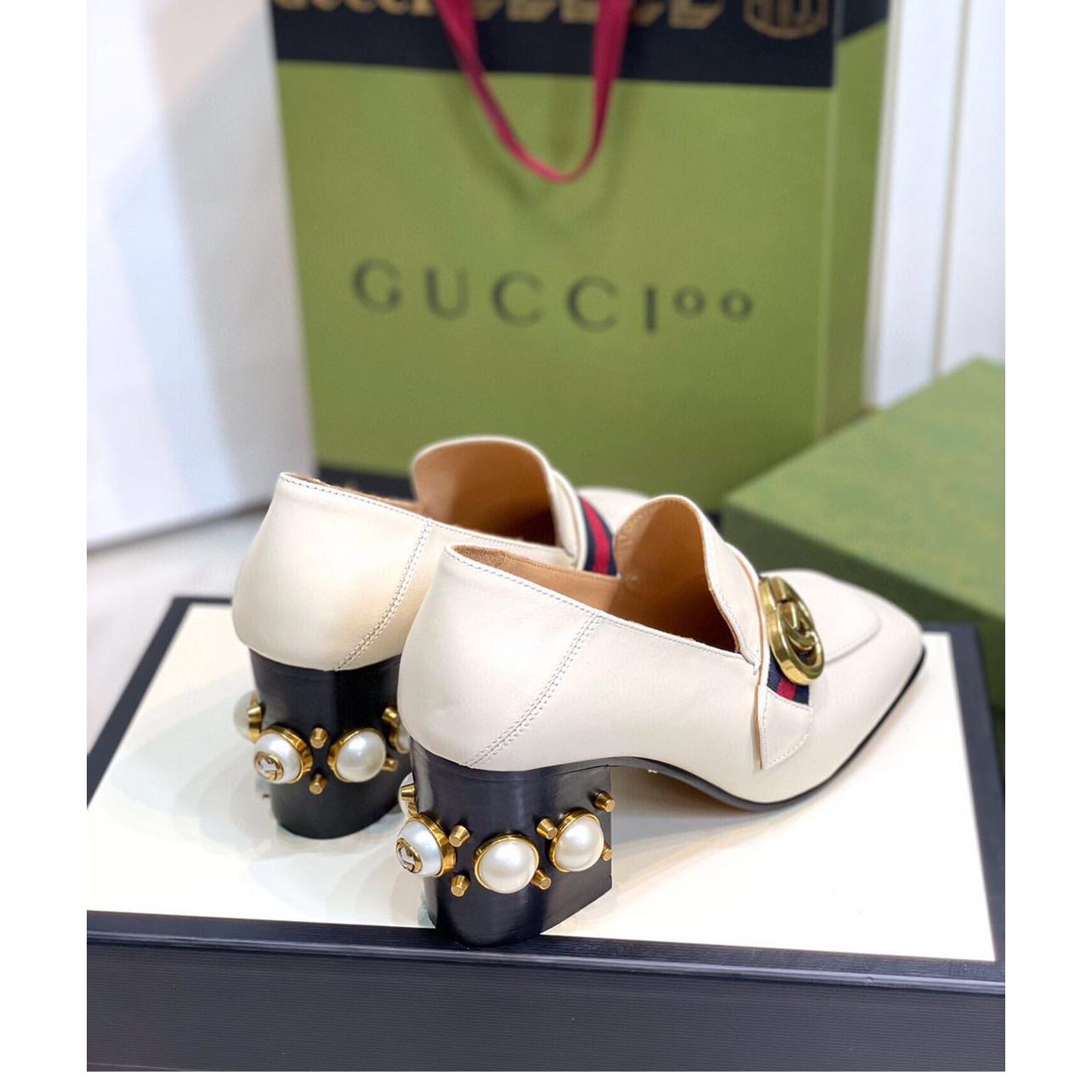 Gucci White Pearl Matchmake Pump - 