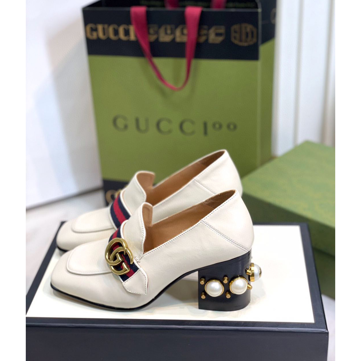 Gucci White Pearl Matchmake Pump - 