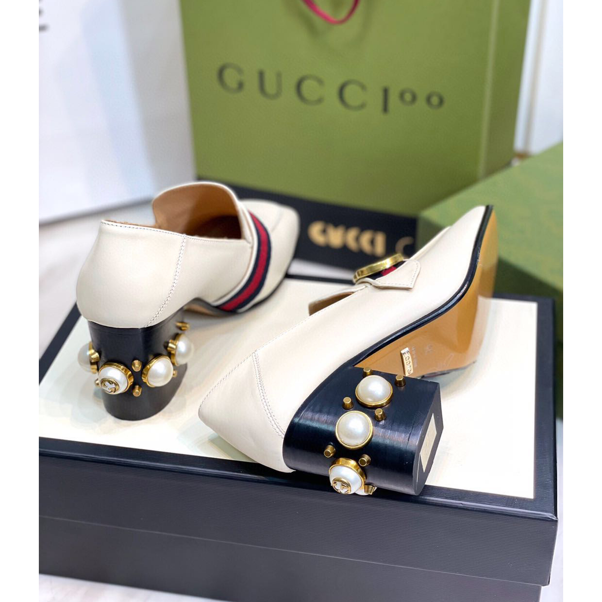 Gucci White Pearl Matchmake Pump - 
