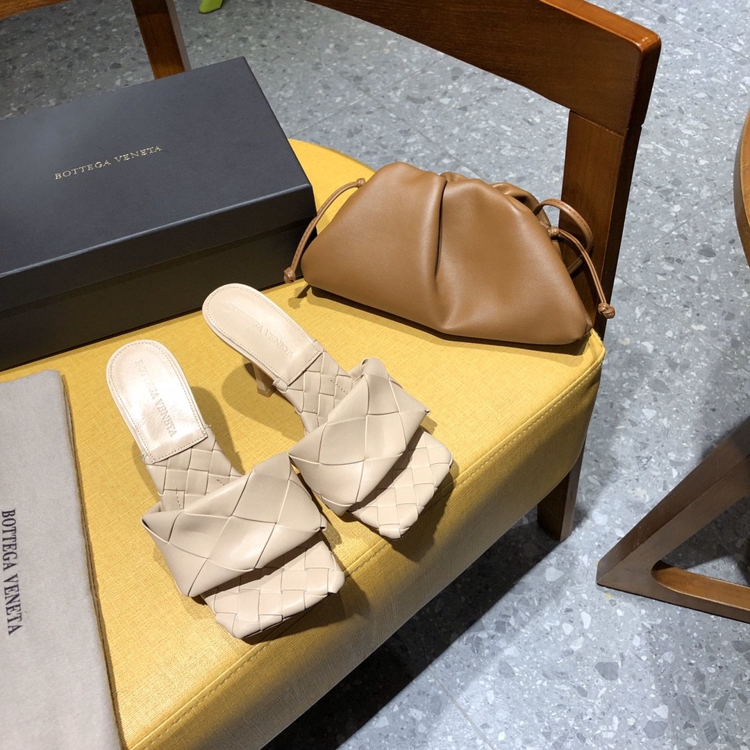 Bottega Veneta Padded Leather Sandals - 