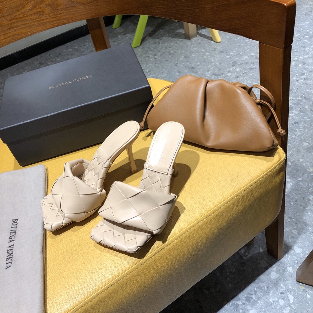 Bottega Veneta Padded Leather Sandals - 