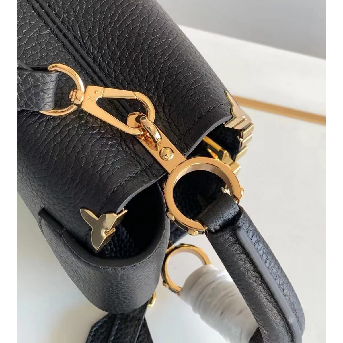 Louis Vuitton Capucines Mini Bag(21-14-8cm)   M56669 - 