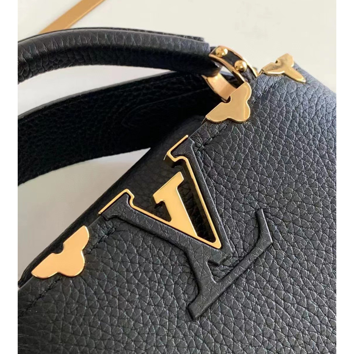 Louis Vuitton Capucines Mini Bag(21-14-8cm)   M56669 - 
