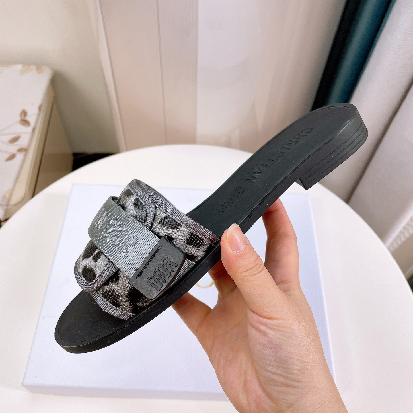 Dior Women Slides - DesignerGu