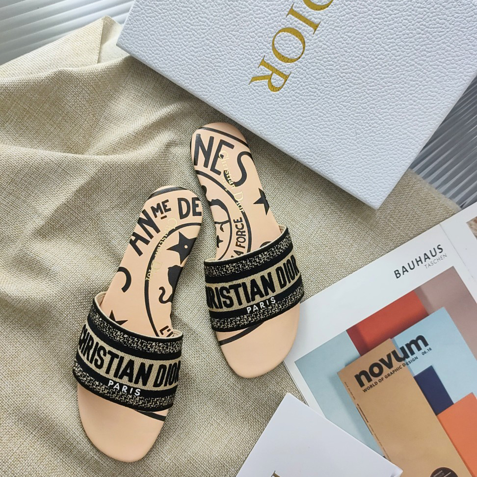 Dior Beige Jute Canvas Embroidered with Dior Union Motif Dway Slide - 