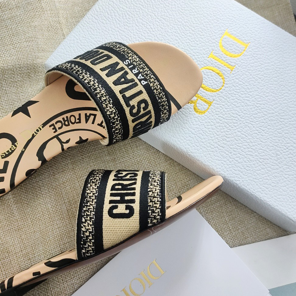 Dior Beige Jute Canvas Embroidered with Dior Union Motif Dway Slide - 
