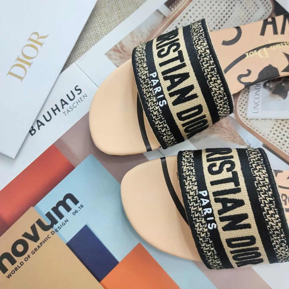 Dior Beige Jute Canvas Embroidered with Dior Union Motif Dway Slide - 