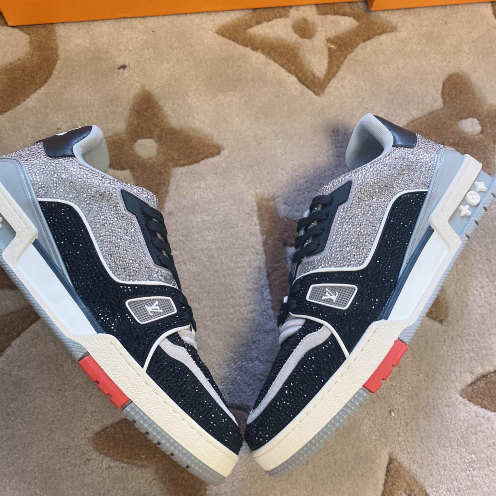Louis Vuitton LV  Trainers   1AA6PT(upon uk size) - DesignerGu
