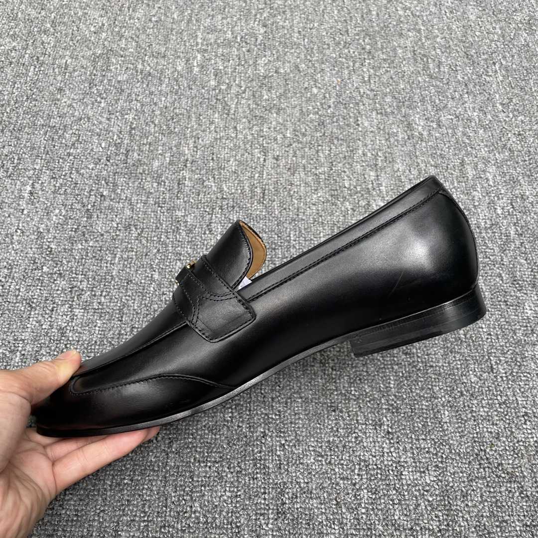 Gucci Men's Loafer With Interlocking G(Upon UK Size) - 