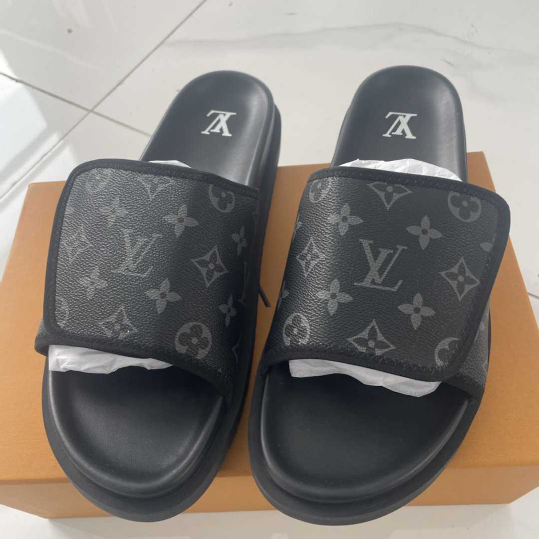 Louis Vuitton Miami Mule         1A9Z60 - DesignerGu