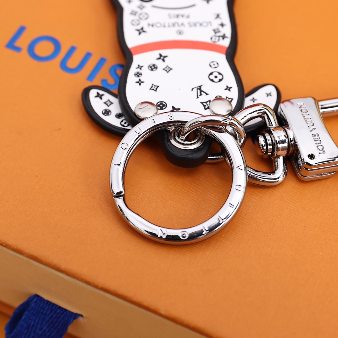 Louis Vuitton  LV Dalmata Key Holder & Bag Charm    M00746 - 