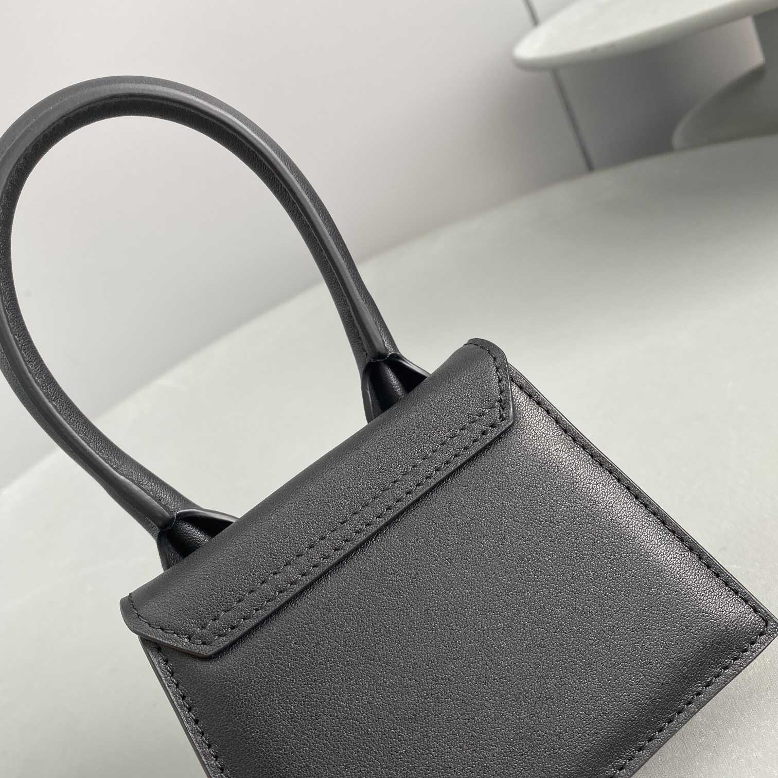 Jacquemus Le Chiquito Signature Leather Mini Handbag.(12-8-5cm) - 