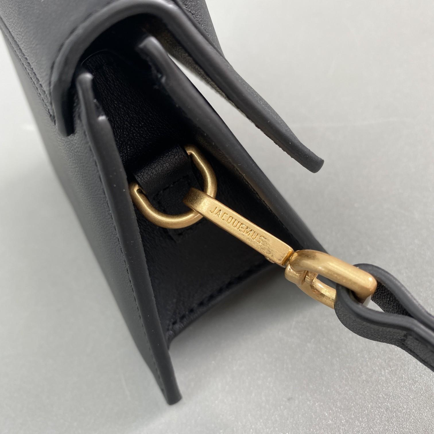 Jacquemus Le Chiquito Signature Leather Mini Handbag.(12-8-5cm) - 