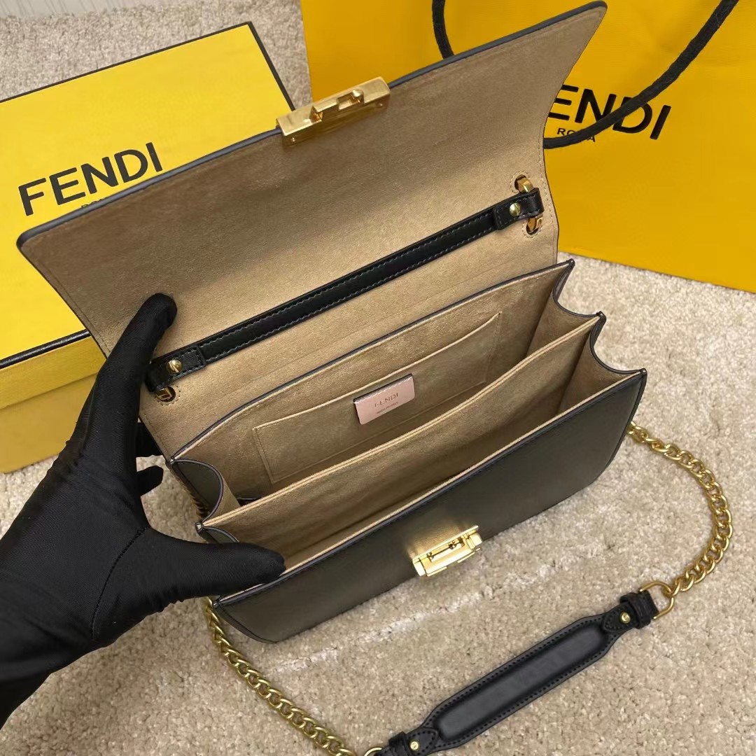 Fendi Kan I Black Leather Bag (25-17-10cm)   - 