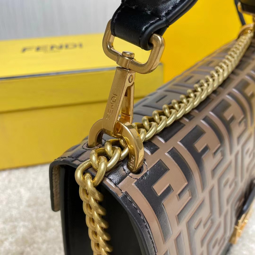 Fendi Kan I Black Leather Bag (25-17-10cm)   - 