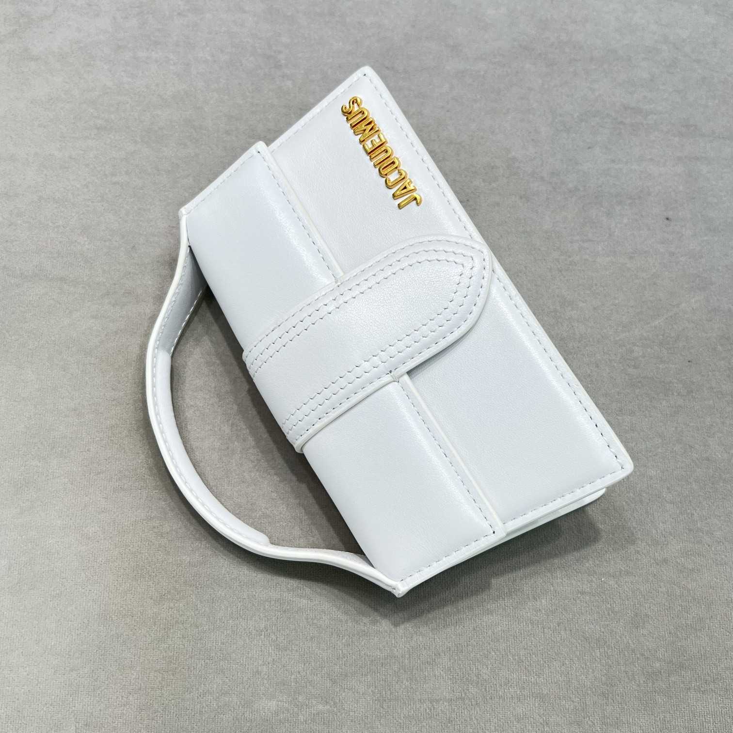 Jacquemus Le Bambino Small Handbag With Adjustable Crossbody Strap(18-6-7cm) - 