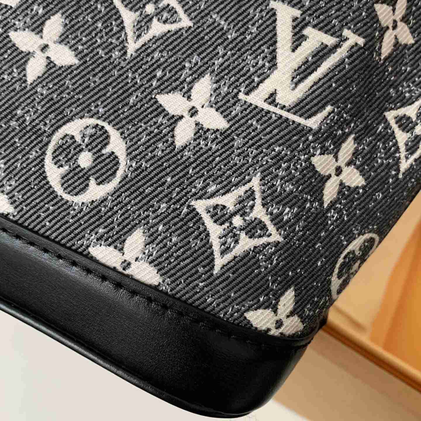 Louis Vuitton Nano Noe(13-16-10m) - 