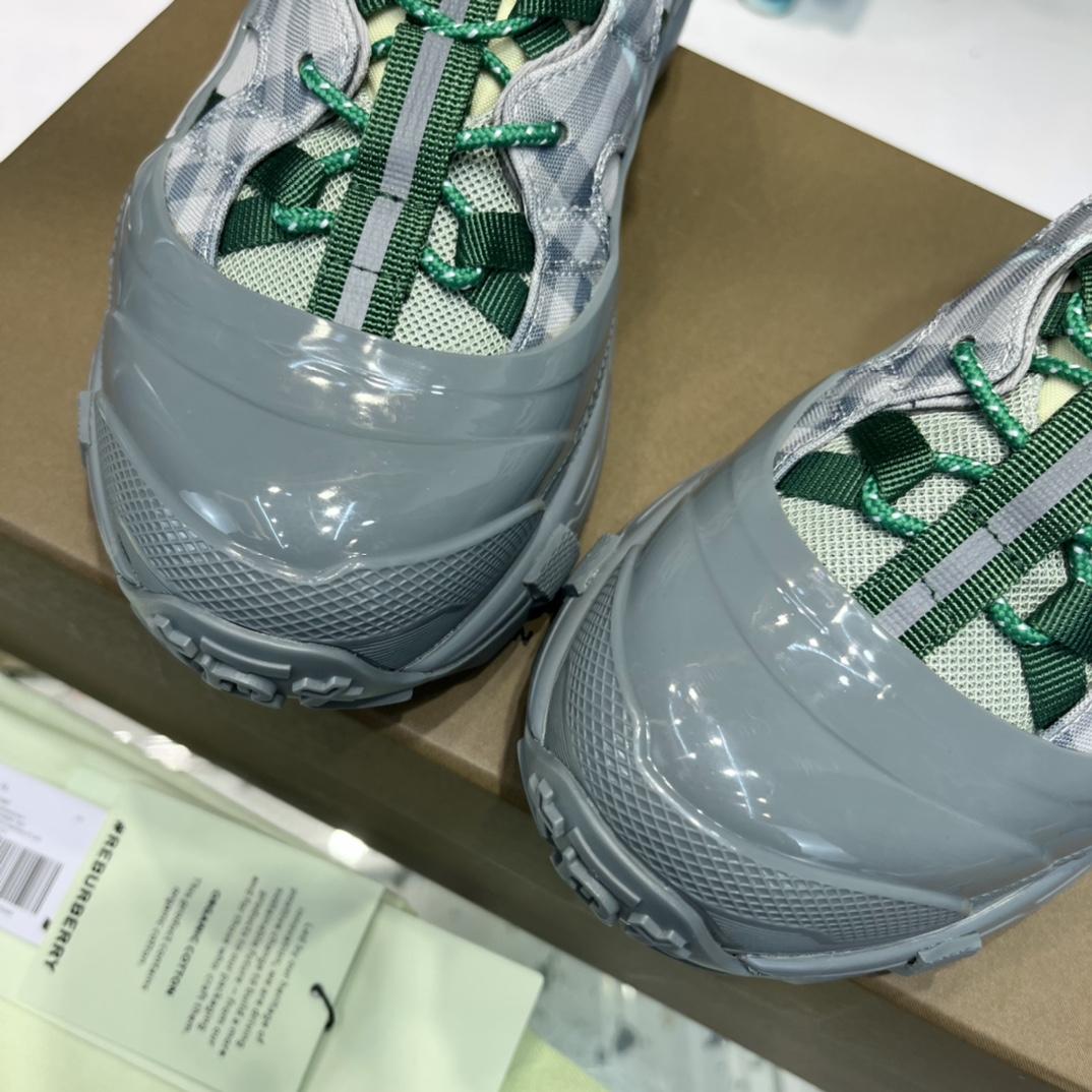 Burberry Arthur Check Sneakers - 