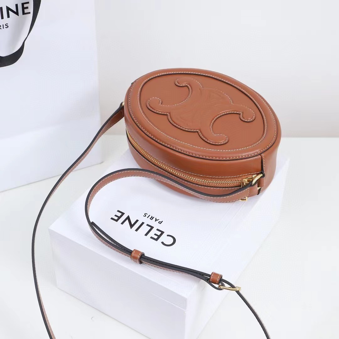 Celine Oval Bag Cuir Triomphe In Smooth Calfskin Tan - 