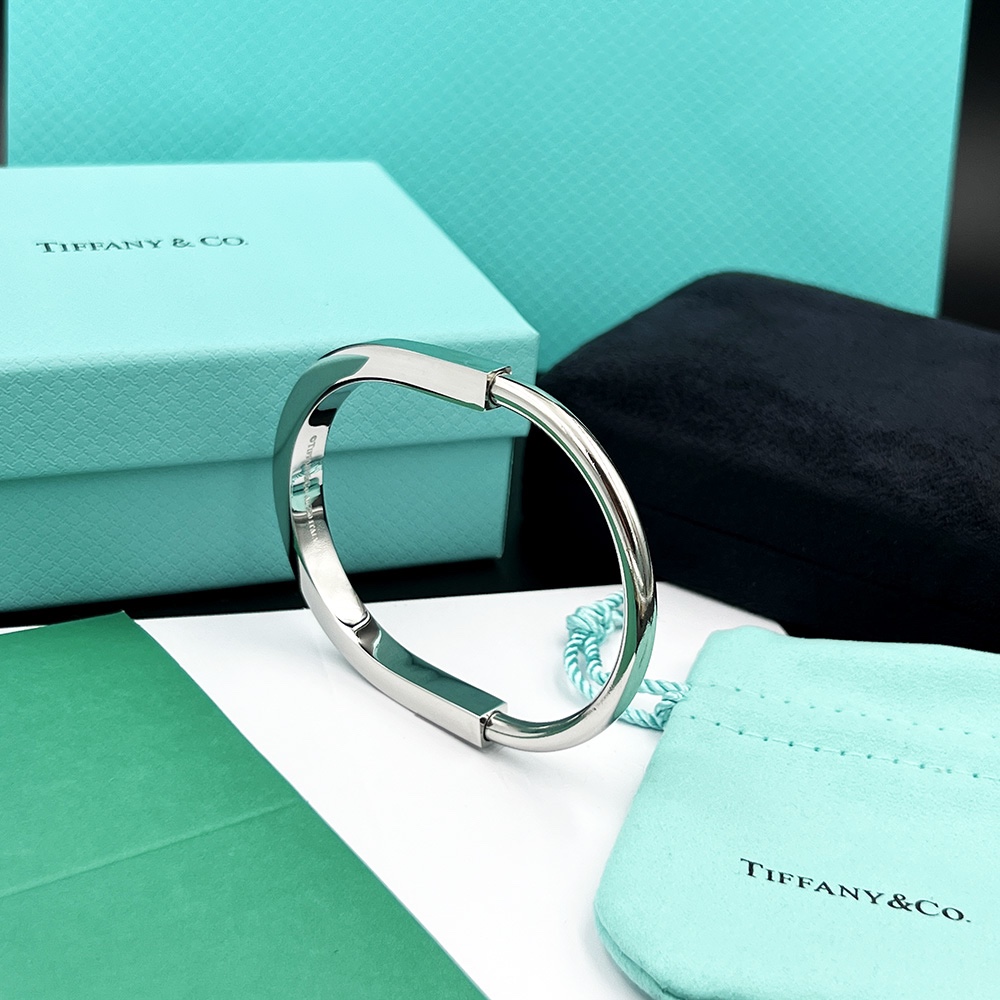 Tiffany&CO Lock Bangle In White Gold - 
