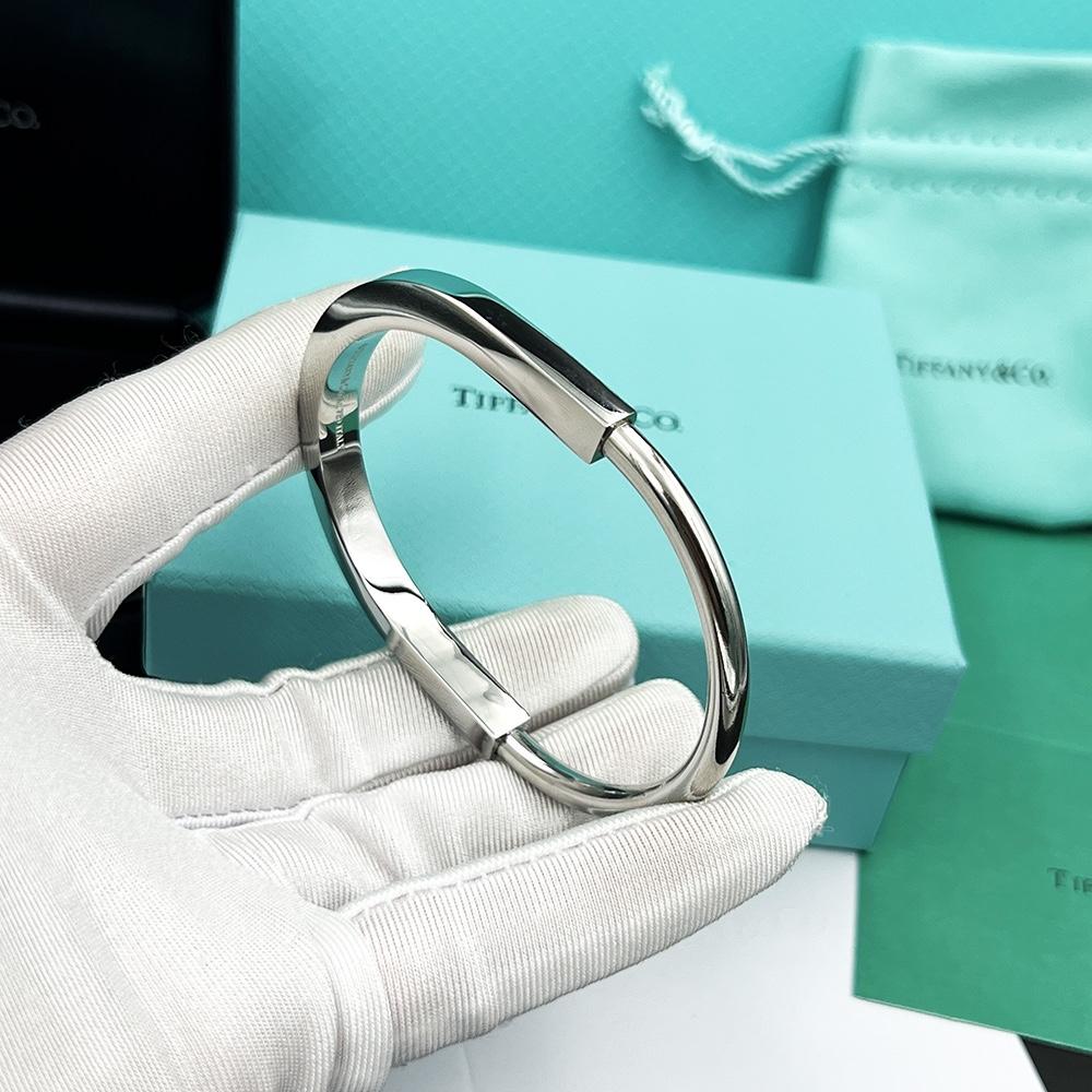 Tiffany&CO Lock Bangle In White Gold - 