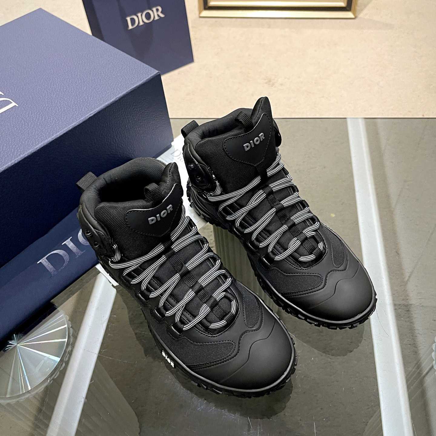 Dior  Diorizon Hiking Ankle Boot - 