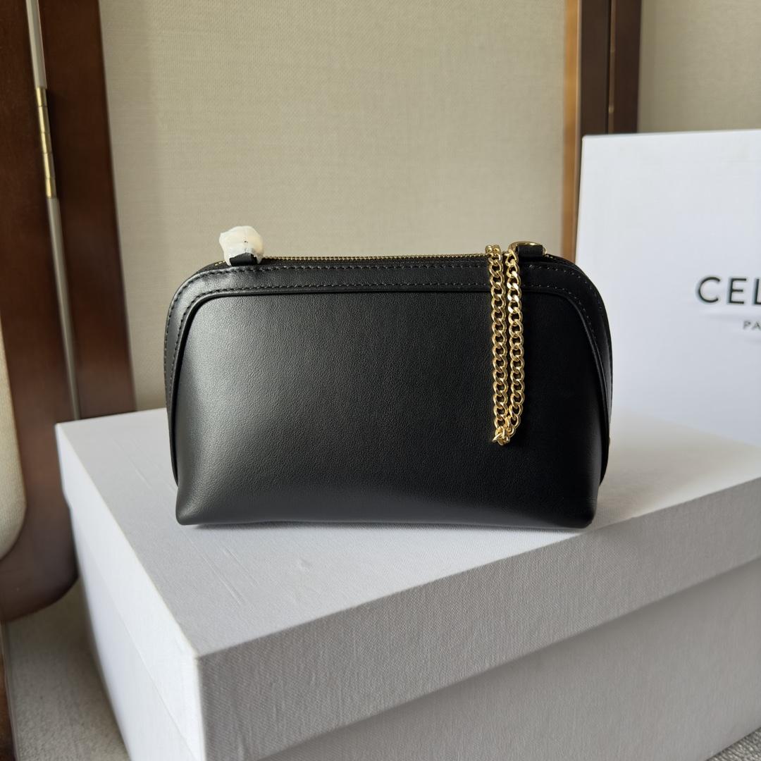 Celine Clutch On Chain Cuir Triomphe In Smooth Calfskin Black - 