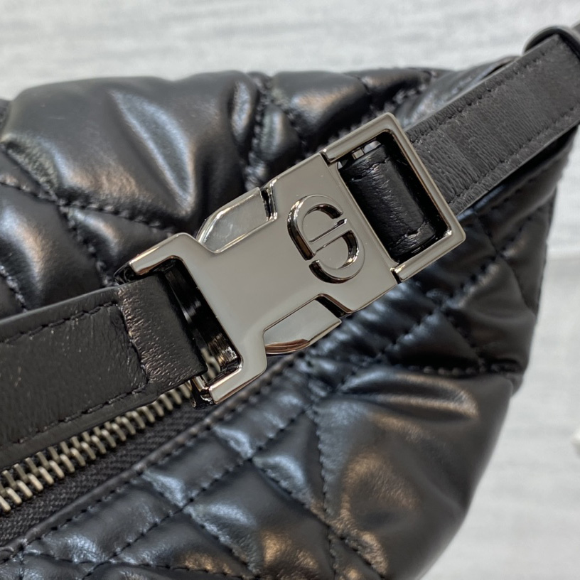 Dior Medium Diortravel Nomad Pouch - 