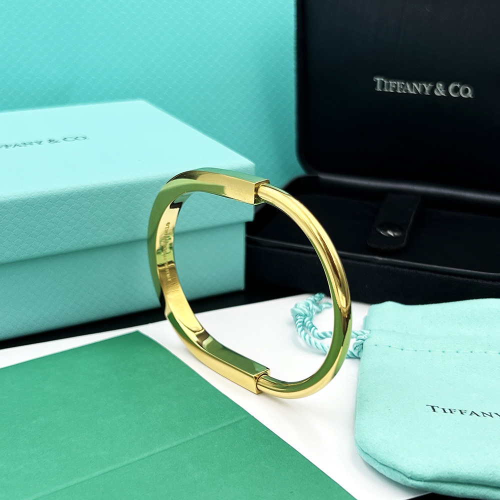 Tiffany&CO Lock Bangle In Yellow Gold - 
