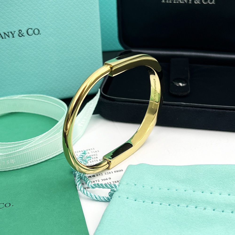 Tiffany&CO Lock Bangle In Yellow Gold - 