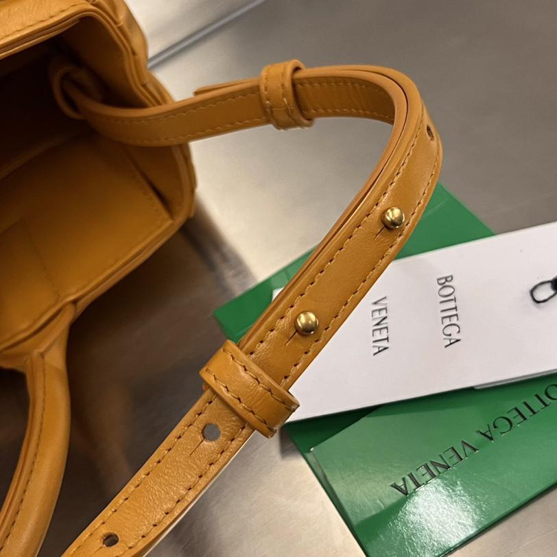 Bottega Veneta Mini Arco Tote Bag - 