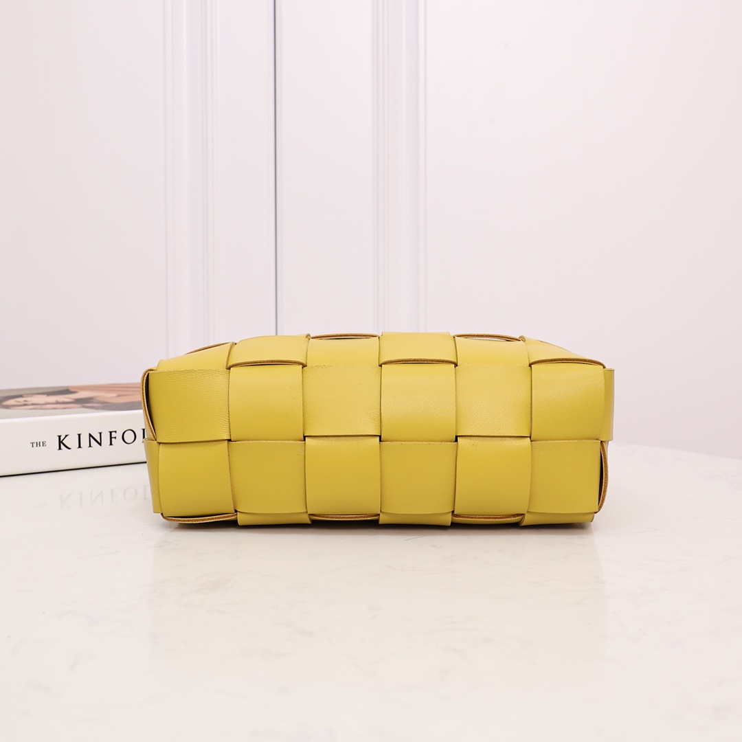 Bottega Veneta Brick Cassette - 