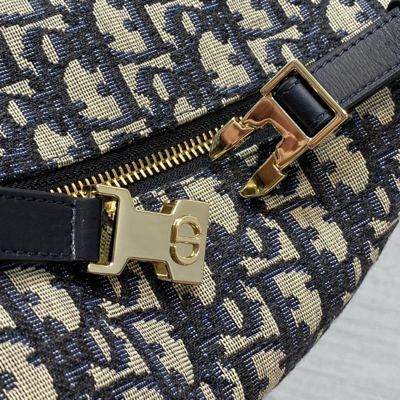 Dior Medium Diortravel Nomad Pouch - 