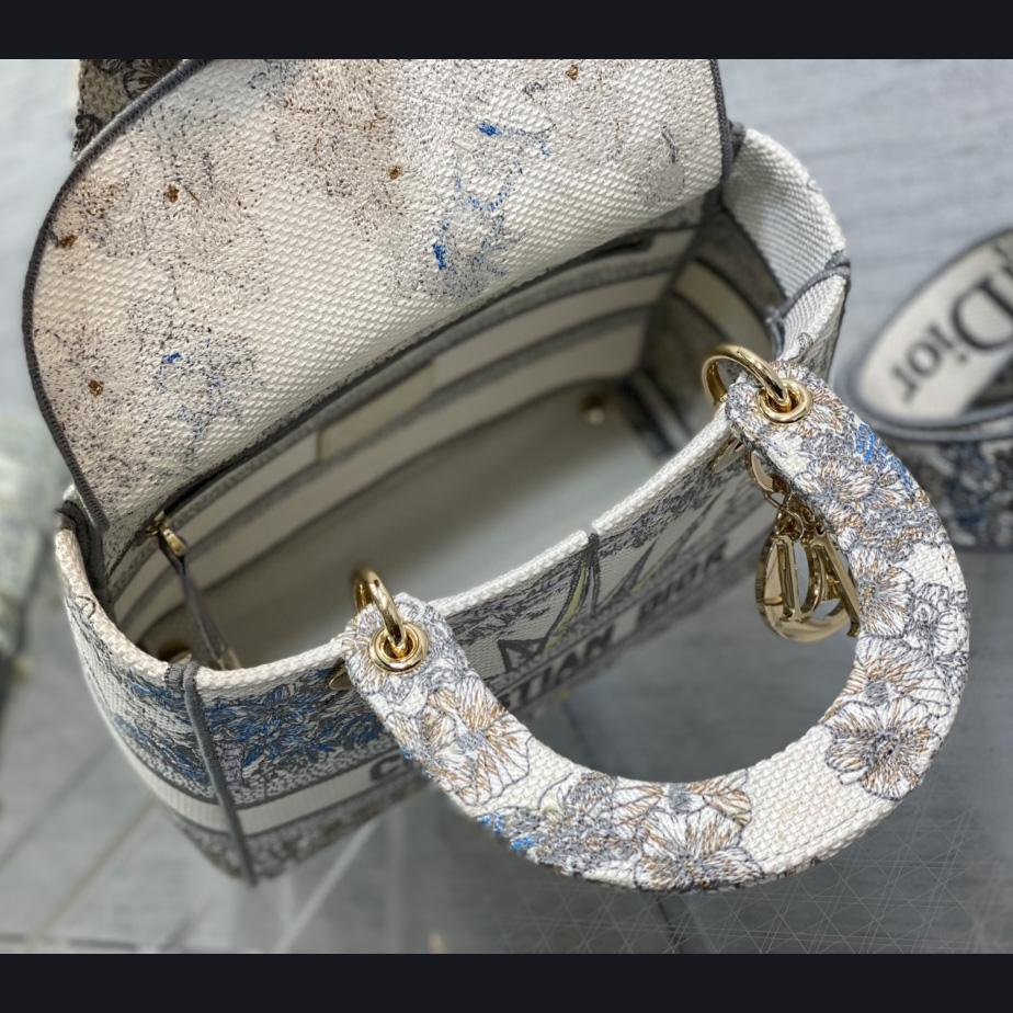Dior Medium Lady D-lite Bag - 