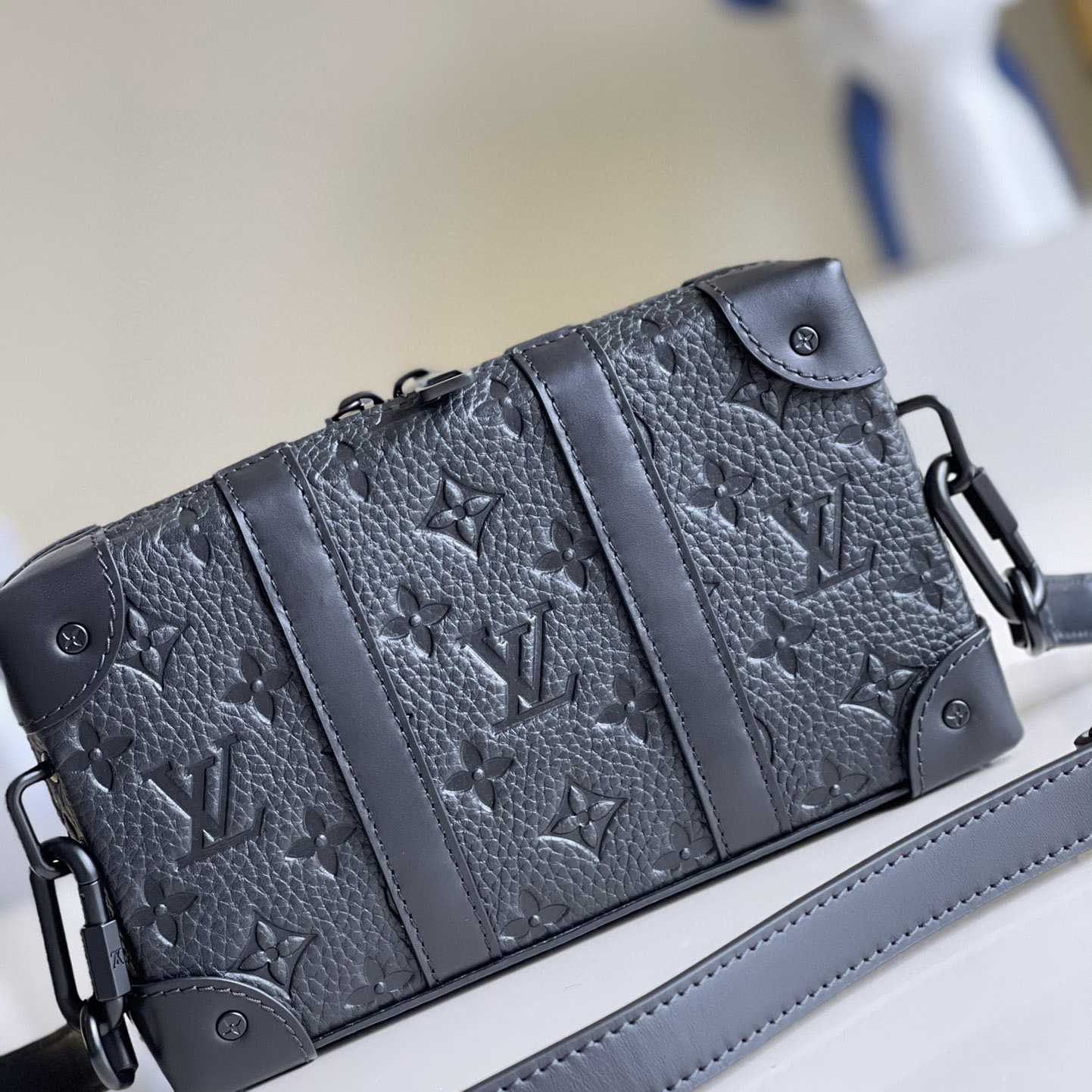Louis Vuitton Soft Trunk Wallet(22.5 x 14.0 x 5.0cm) M80224 - 