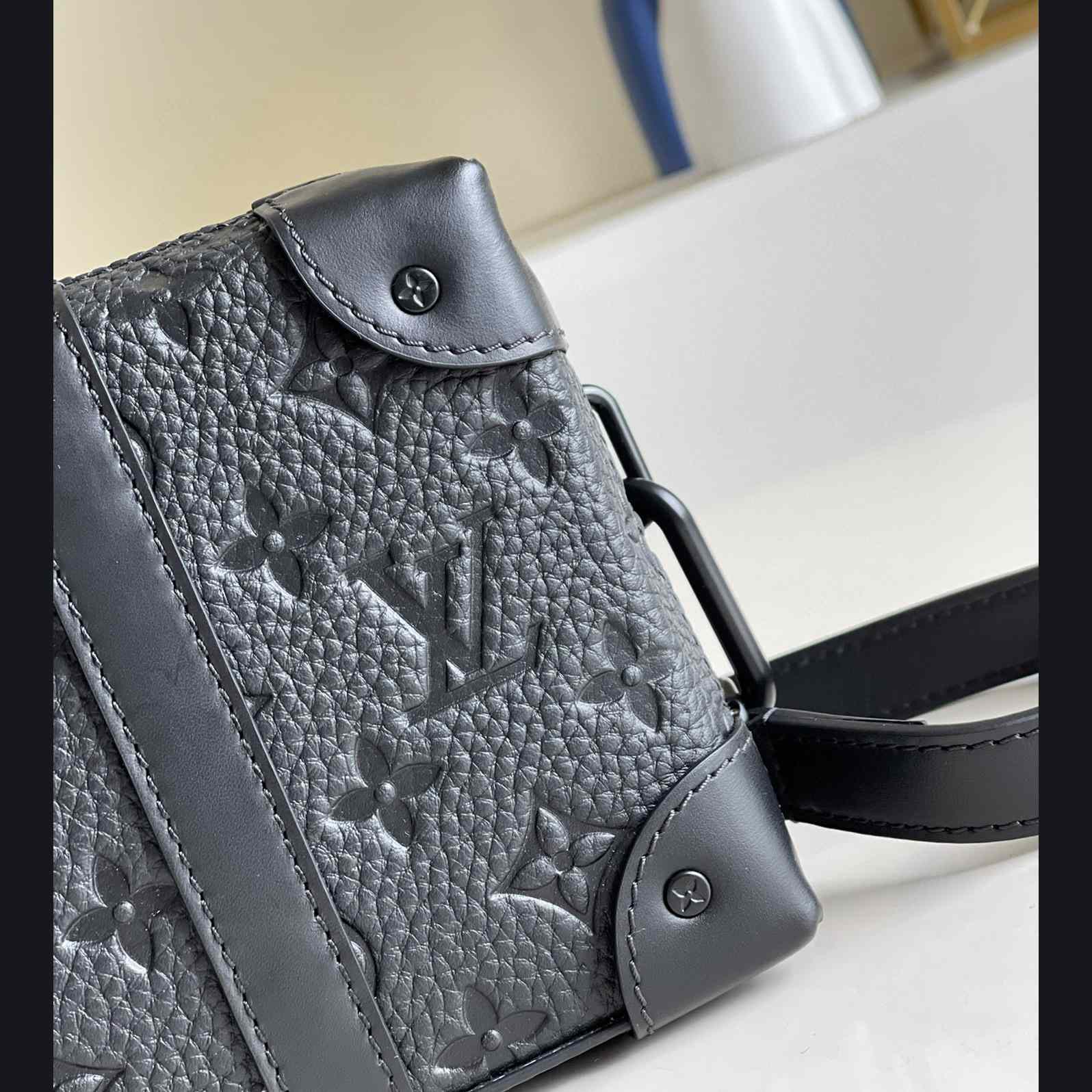 Louis Vuitton Soft Trunk Wallet(22.5 x 14.0 x 5.0cm) M80224 - 