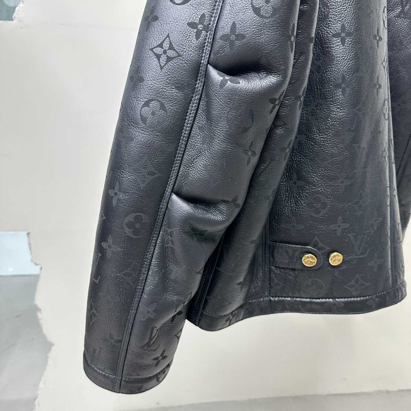 Louis Vuitton Shearling Embossed Monogram Jacket   1AAU29 - 