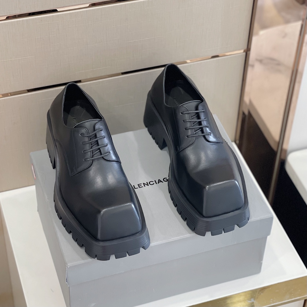 Balenciaga Men's Rhino Derby In Black  - 