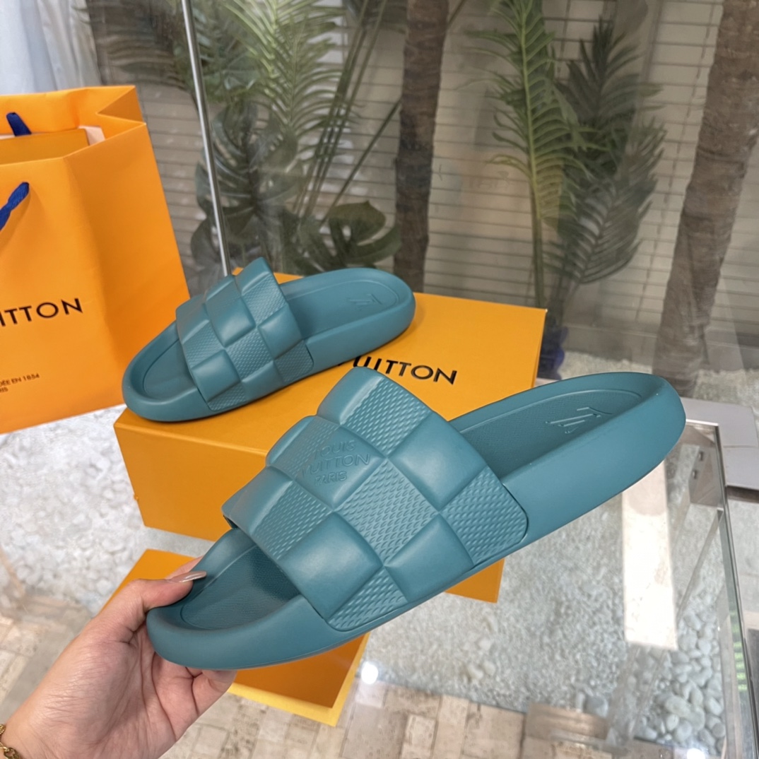 Louis Vuitton Waterfront Mules   1AAR9D - 