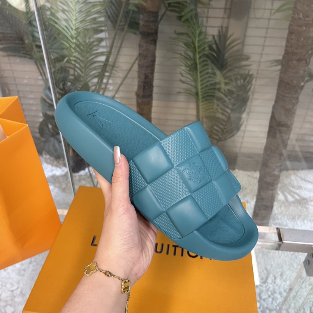 Louis Vuitton Waterfront Mules   1AAR9D - 