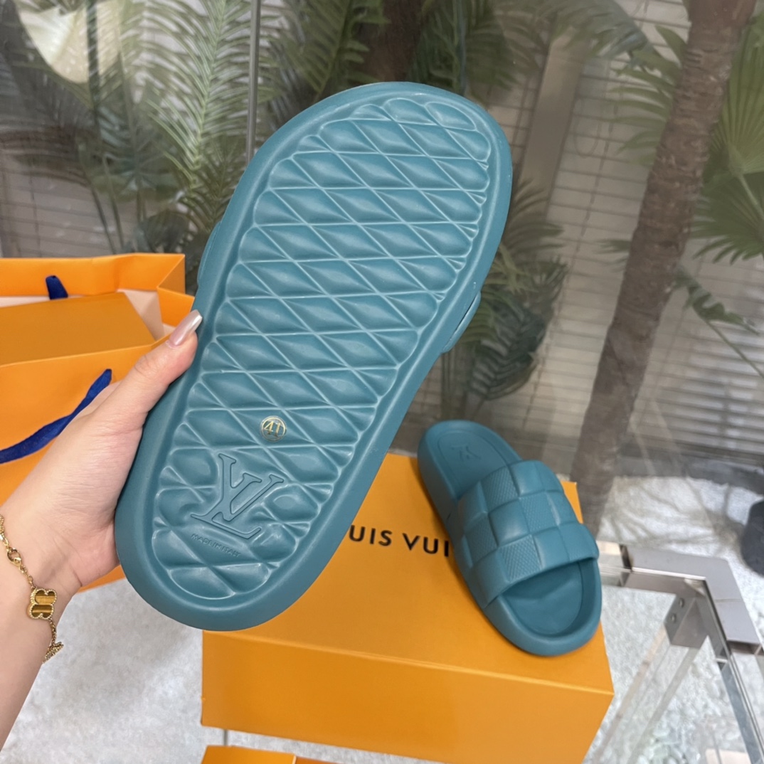 Louis Vuitton Waterfront Mules   1AAR9D - 