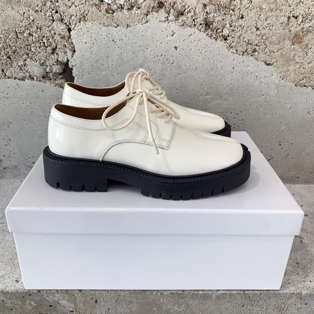 Maison Margiela Tabi Lace-Ups Loafers - 