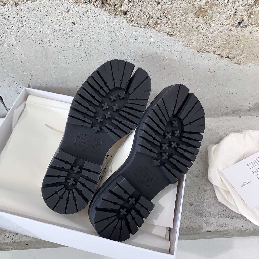 Maison Margiela Tabi Lace-Ups Loafers - 